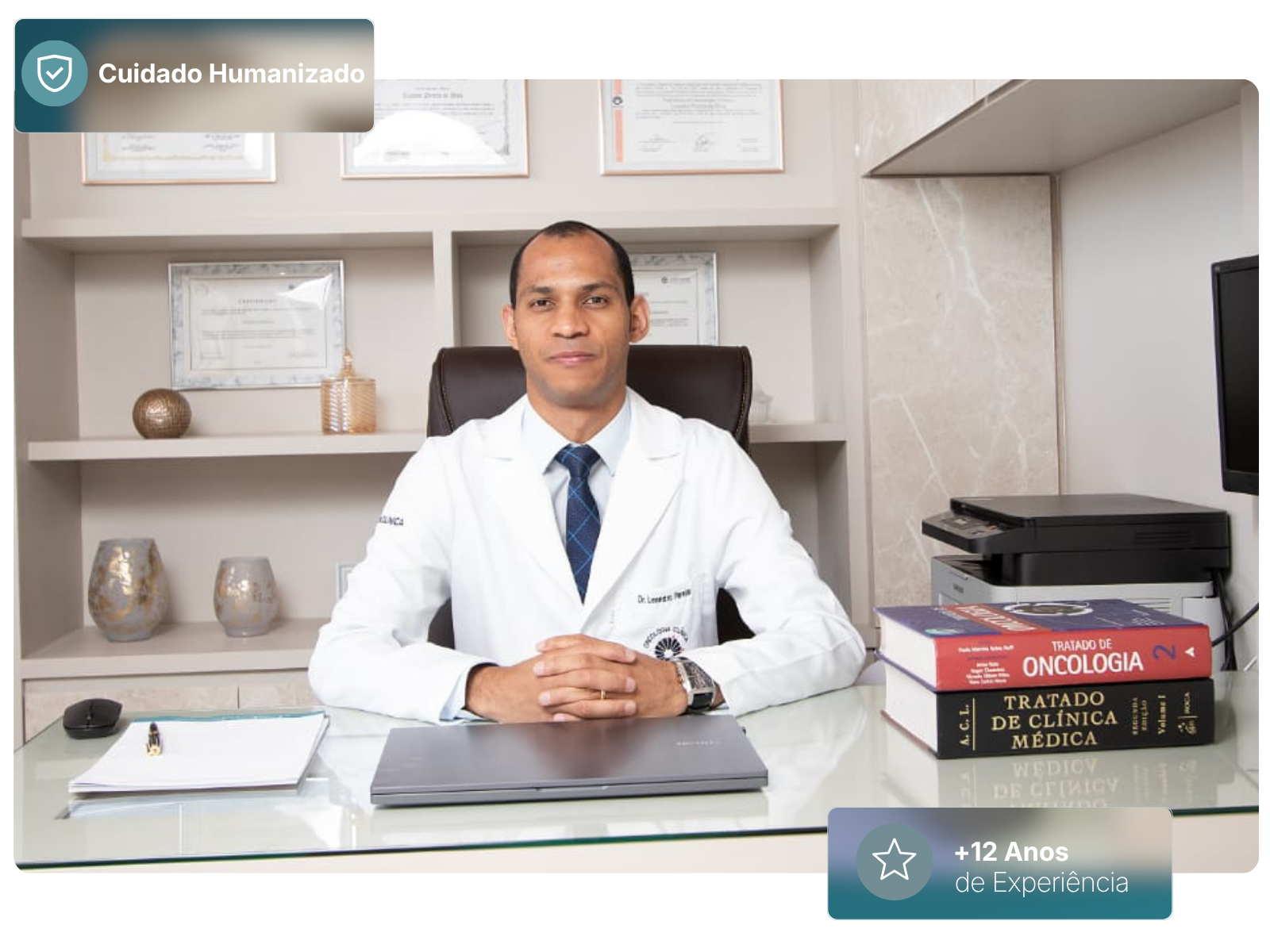 Dr. Leandro Pereira da Silva em consultório